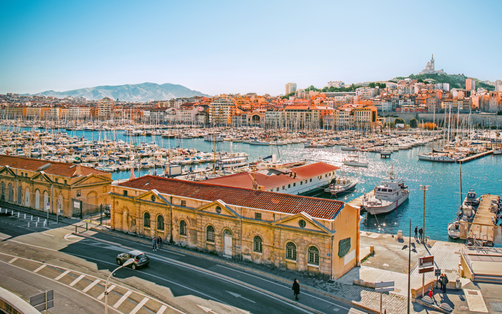Bâtiment consigne sanitaire Marseille